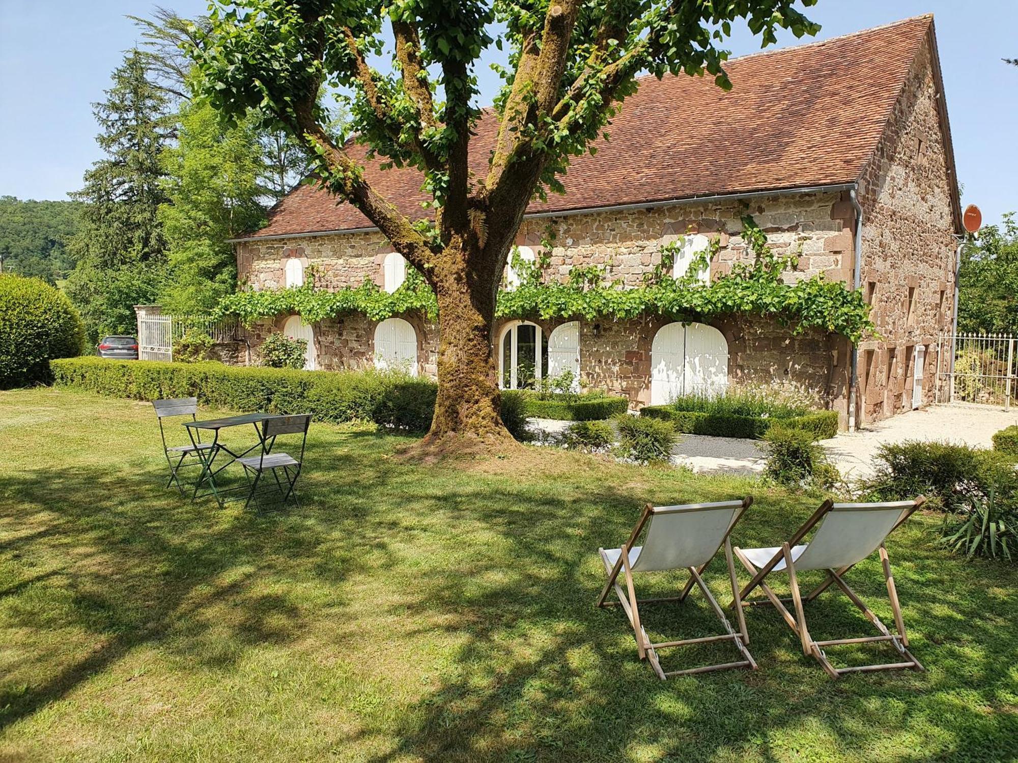 Superbe Avec Vue Sur Les Vignes, Dans Le Parc D'un Manoir Du 18eme Siecle *